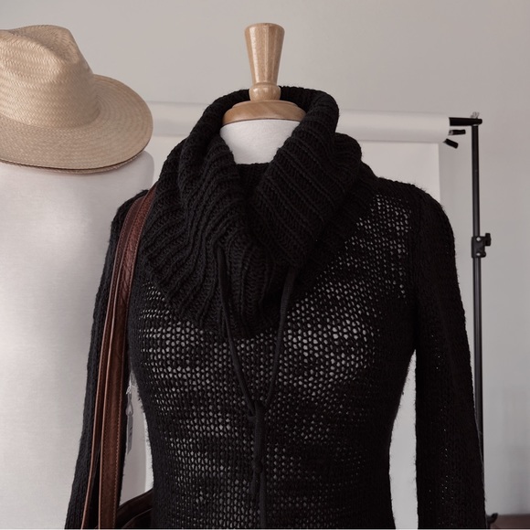 RELAXED FIT BLACK TURTLENECK KNIT SWEATER TOP - Picture 4 of 10